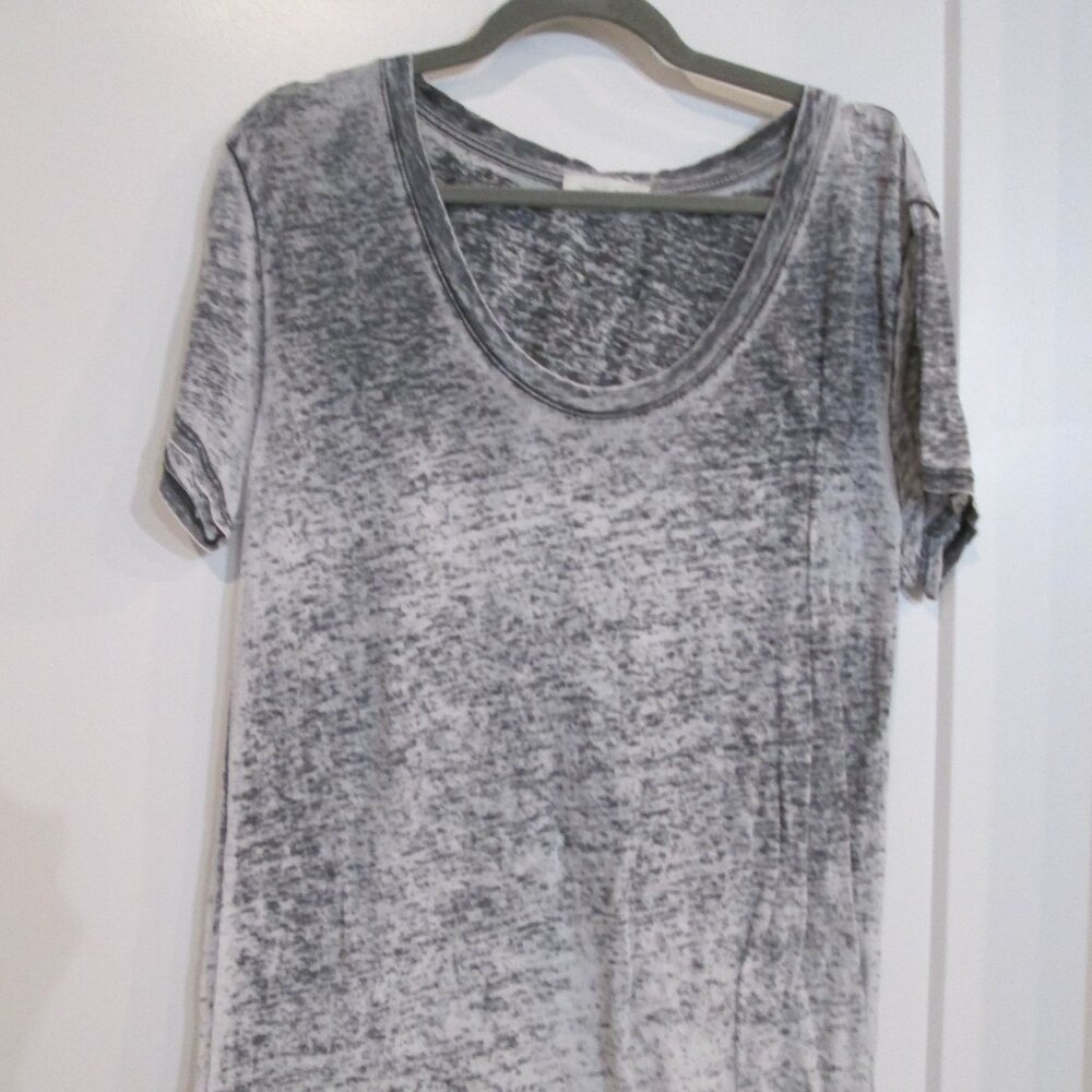 Treasure & Bond Gray Burnout Tee Size M Lightweight Gauzy T-Shirt